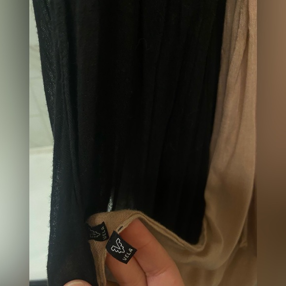 2 VELA Hijabs/Scarves - Picture 3 of 3